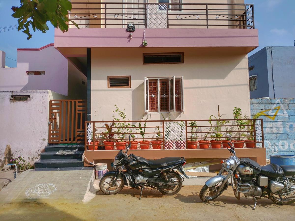 Vijayanagara Home Stay Hampi Ngoại thất bức ảnh