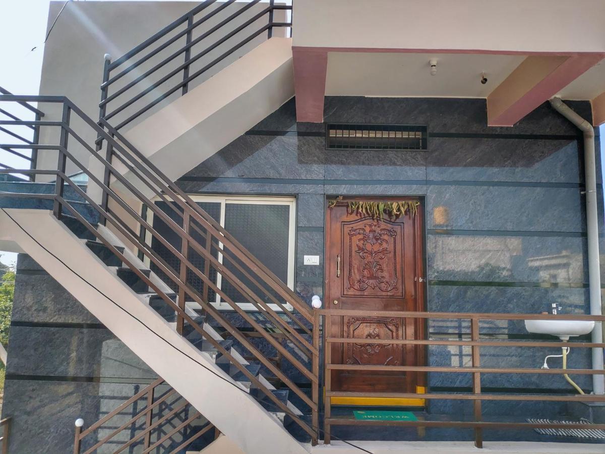 Vijayanagara Home Stay Hampi Ngoại thất bức ảnh