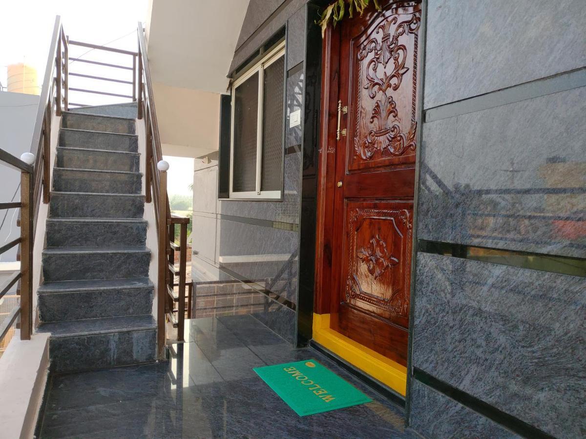 Vijayanagara Home Stay Hampi Ngoại thất bức ảnh