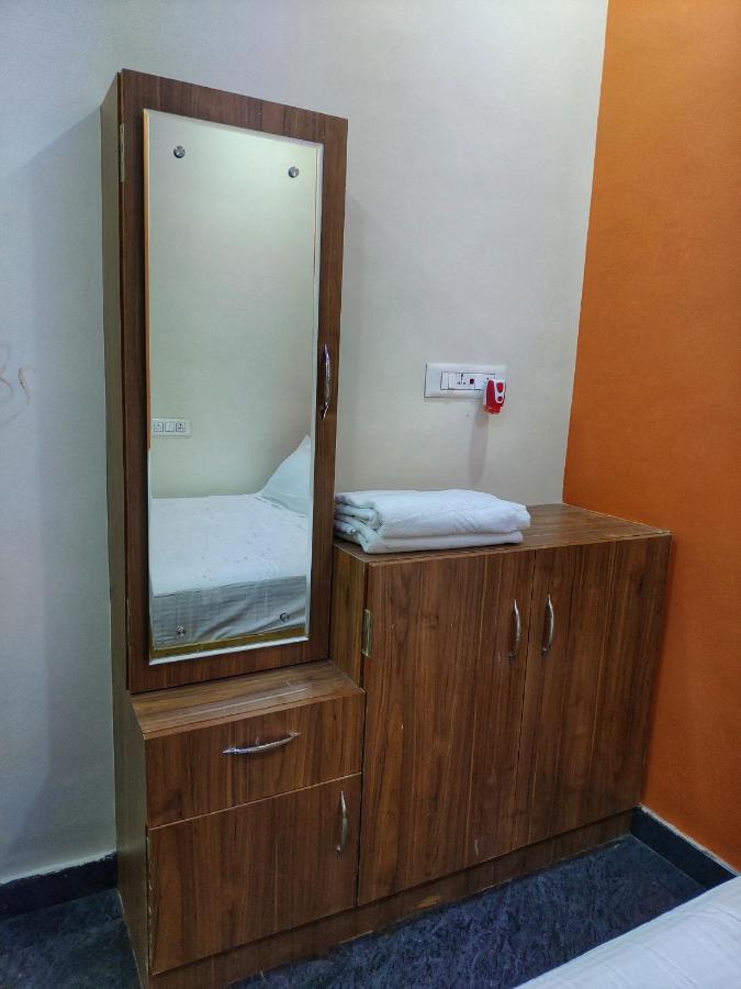Vijayanagara Home Stay Hampi Ngoại thất bức ảnh